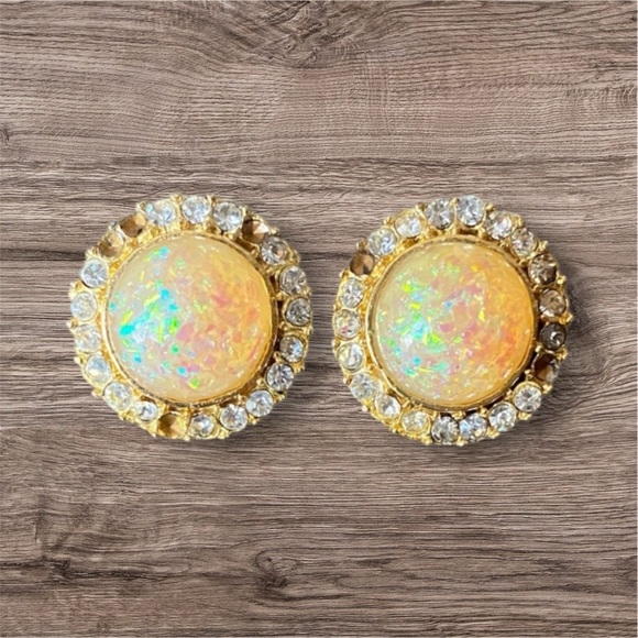 earrings Jewelry - Elegant Gold and Opal Stud Earrings
